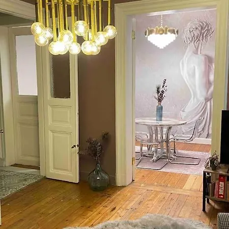 Historical And Elegantly Furnished Big House In Galata Appartamento
