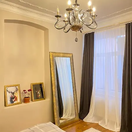Historical And Elegantly Furnished Big House In Galata Apartamento Estambul